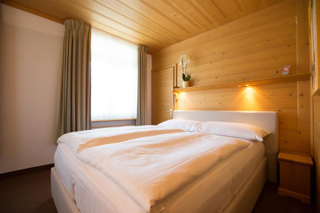 Sonnegg Hotel Zweisimmen Quarto foto